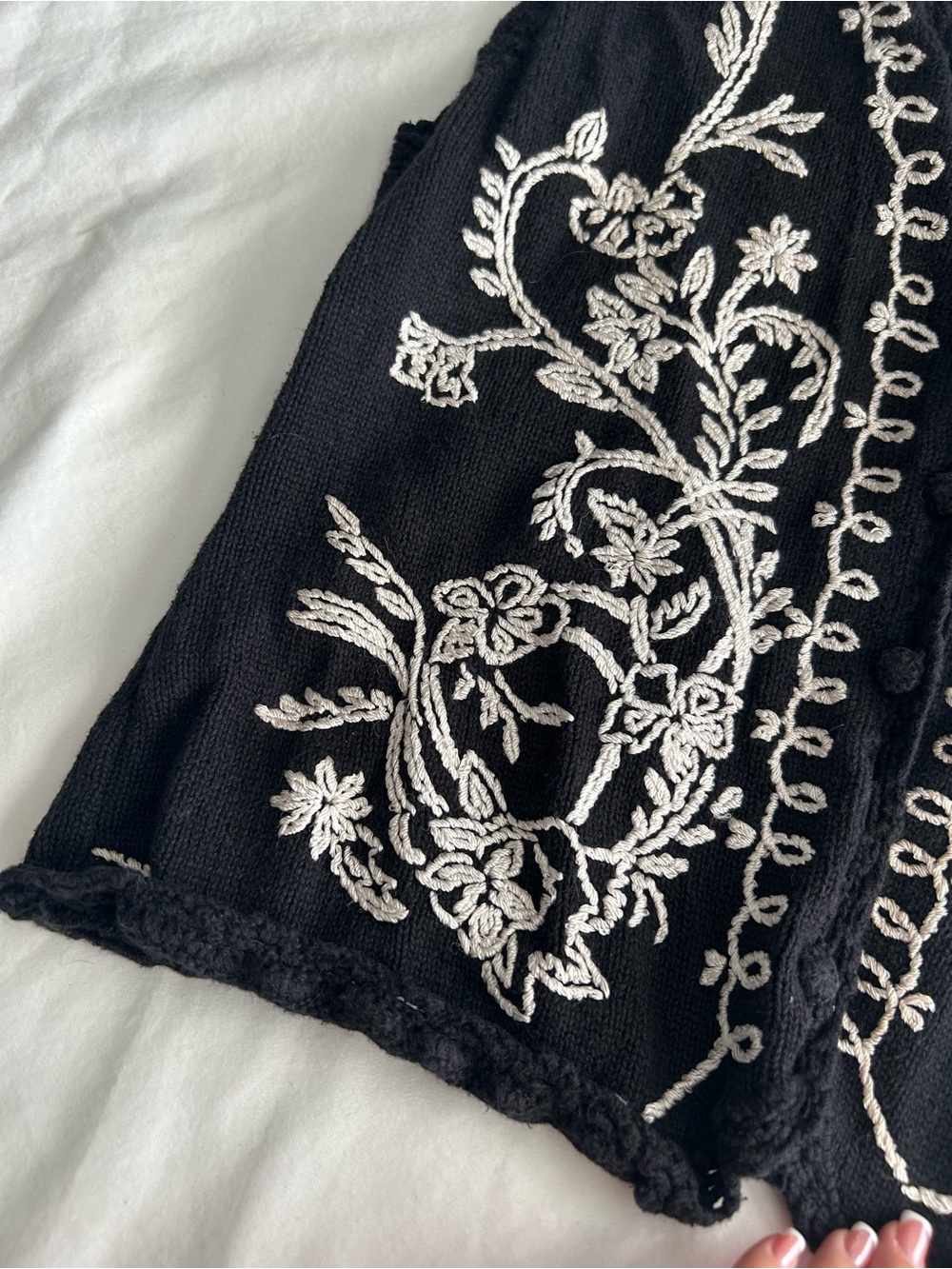 Vintage Black Embroidered Floral Button-Front Vest - Picture 5 of 10